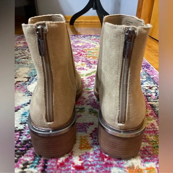 VEUC worn 2x 9.5Vince Camuto Suede Kelivena Tortilla Boots - Picture 4 of 9
